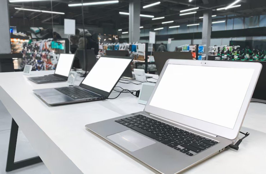 Used laptop shop in Ahmedabad