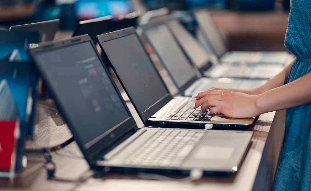 Second hand laptop in Ahmedabad